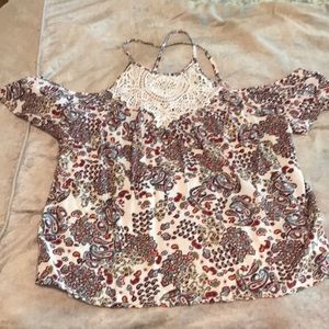 No comment XL off the shoulder paisley shirt